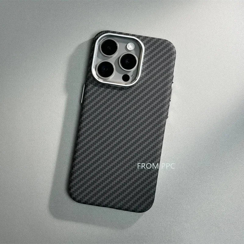 Coque en fibre de carbone pour IPhone avec chargement sans fil