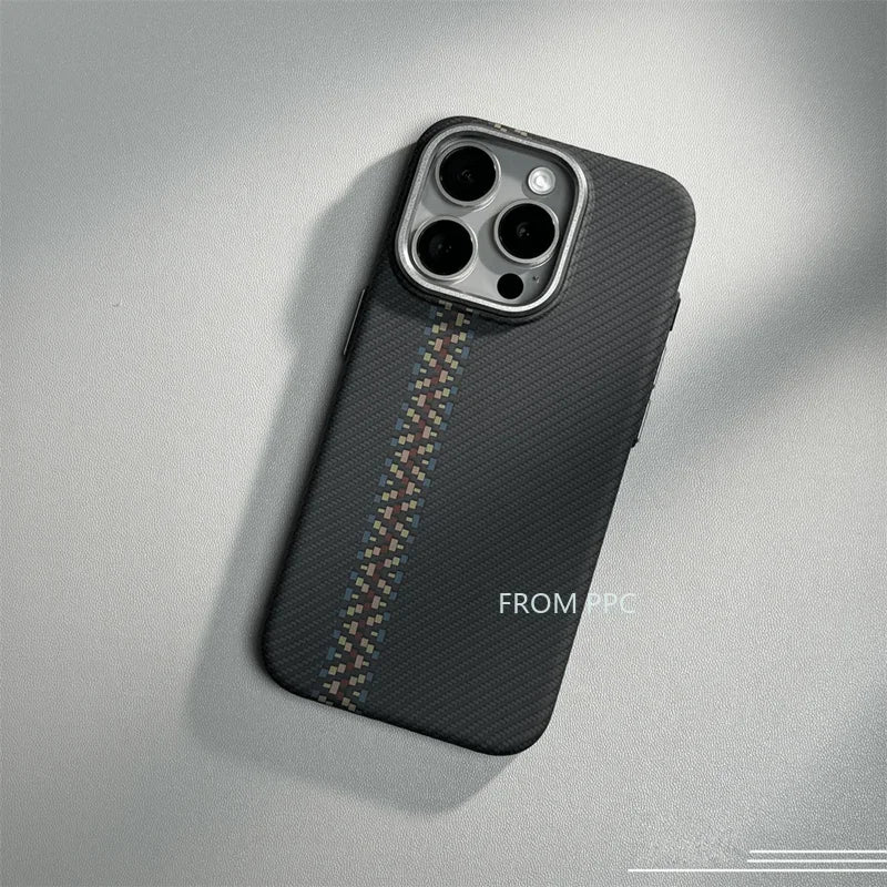 Coque en fibre de carbone pour IPhone avec chargement sans fil